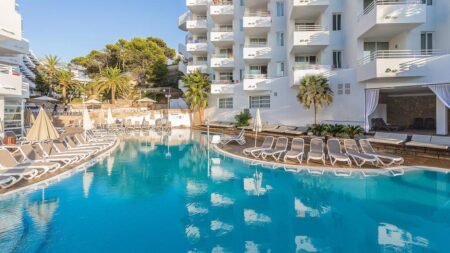 FERGUS Style Cala Blanca Suites