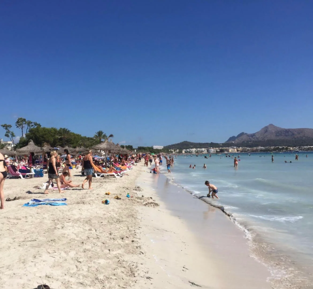 Strand Alcudia 
Mallorca Ontdek de charme van dit Spaanse eiland